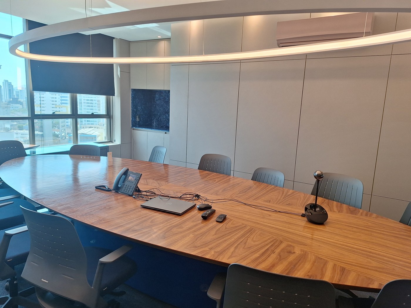Presidência e Diretoria Feluma — sala de reunião